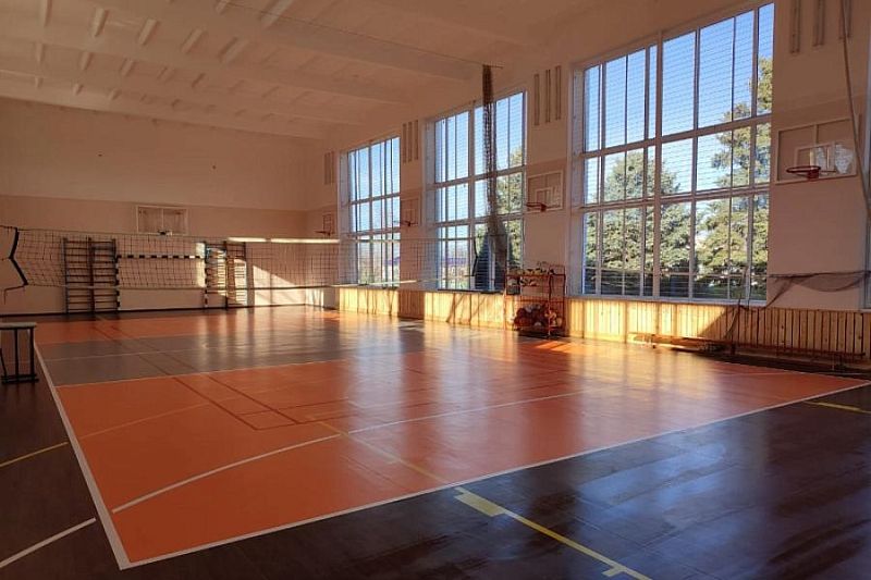 В 2022 году по нацпроекту «Образование» в школах Краснодарского края отремонтировали 10 спортивных залов
