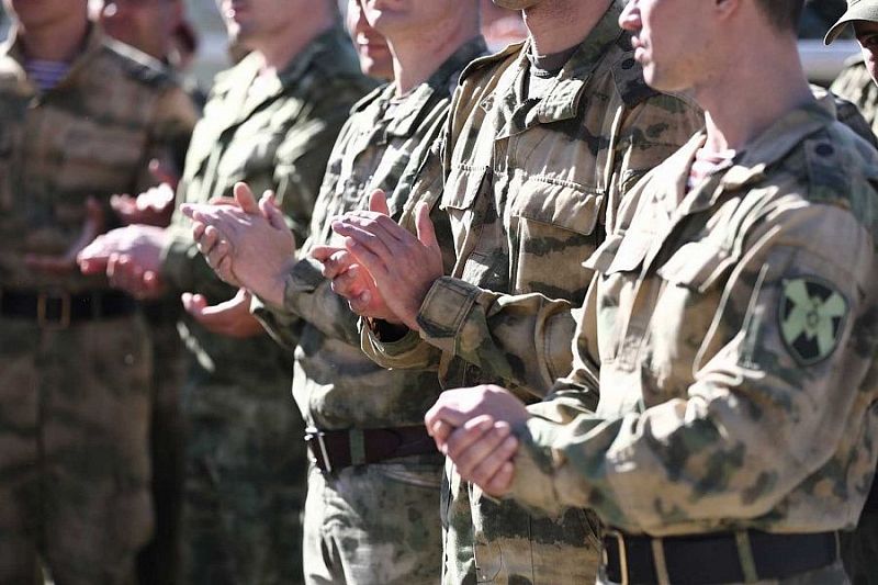 Губернатор Кубани Вениамин Кондратьев принял участие в церемонии вручения краповых беретов военнослужащим Южного округа войск Росгвардии