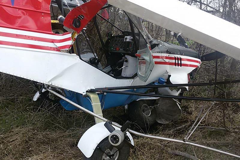 В Краснодарском крае упал легкомоторный самолет. Пилот выжил