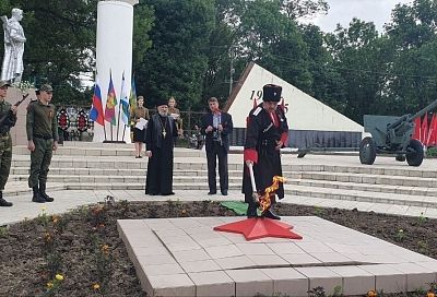 В станице Новодмитриевской Северского района зажгли Вечный огонь