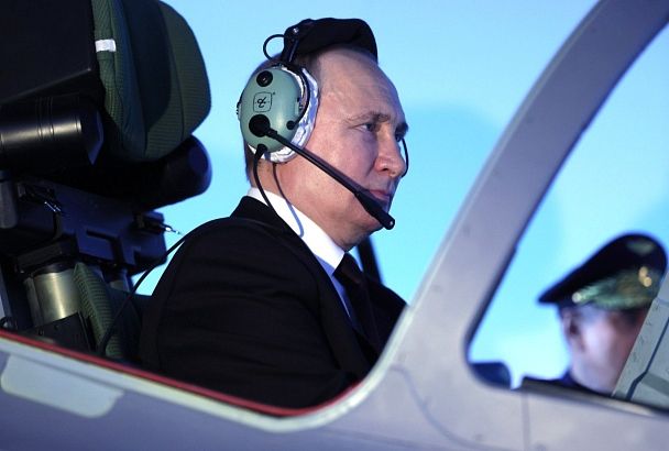 Владимир Путин поздравил кубанских летчиц с наступающим праздником 8 Марта
