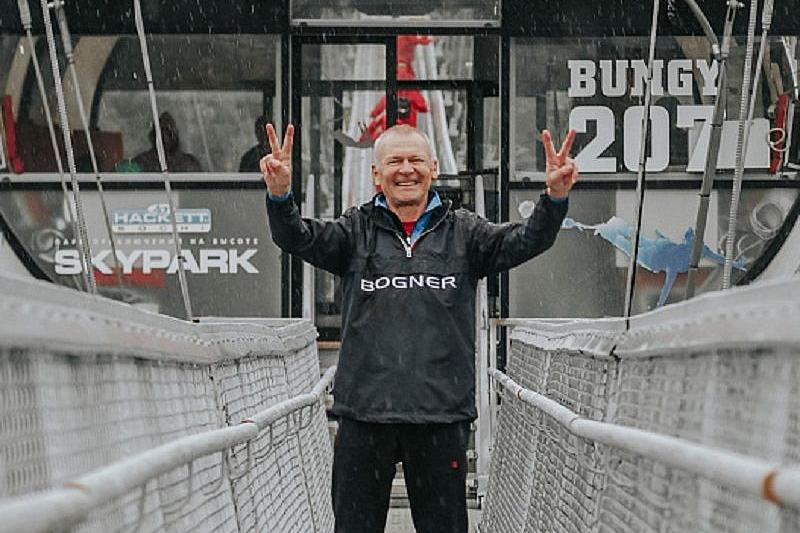 Сочинский пенсионер попал в Книгу рекордов России, совершив 29 банджи-прыжков за несколько часов