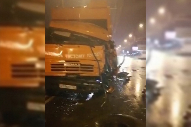 В Краснодаре в жестком ДТП с «Газелью» и КамАЗом пострадали пять человек