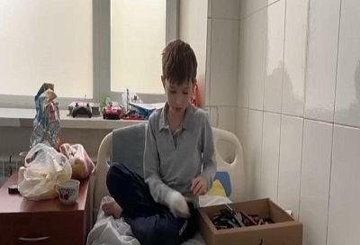 Экс-мэр Краснодара навестил 10-летнего Сашу из Купянска, потерявшего маму во время обстрела ВСУ 