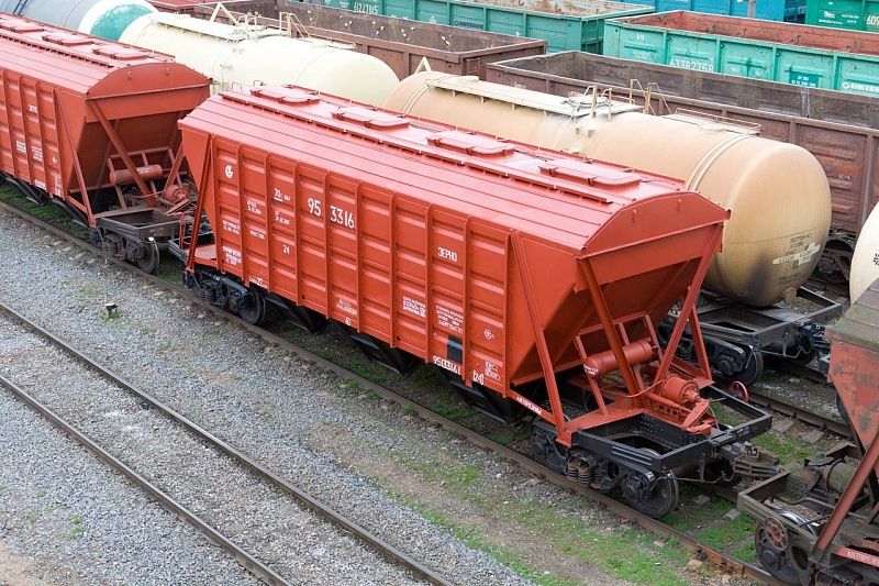 В Краснодарском крае начали перевозить зерно на поездах