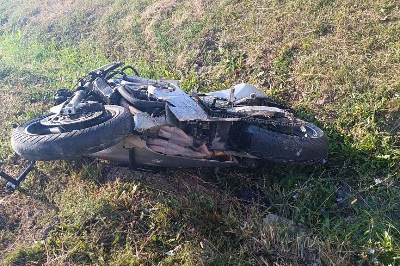 22-летний мотоциклист получил тяжелые травмы в ДТП с легковушкой в Анапе