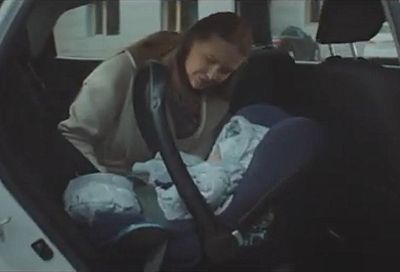 Как безопасно перевозить малыша в автомобиле