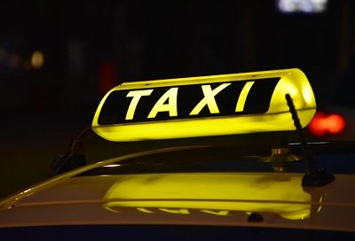 Отечественные таксисты жалуются на резкое снижение доходов
