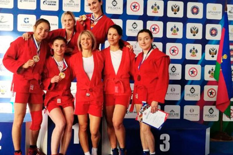 Жительница Крымска Анна Гореликова стала чемпионкой ЮФО по самбо
