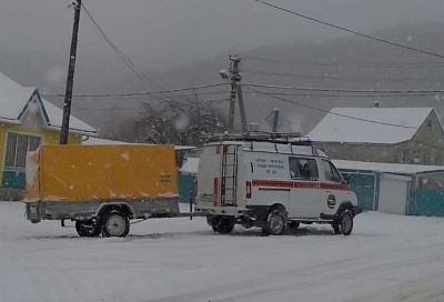 Снегопад начался: спасатели будут дежурить у Шаумянского перевала в период непогоды