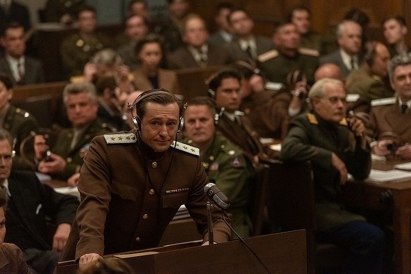 Сергей Безруков в роли главного обвинителя на процессе от СССР Романа Руденко.