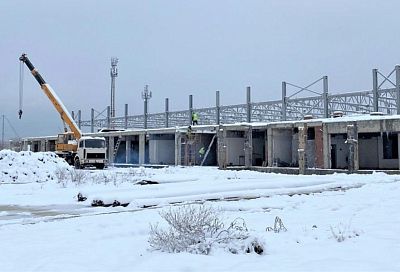 До конца 2022 года в Апшеронске реконструируют универсальный спорткомплекс