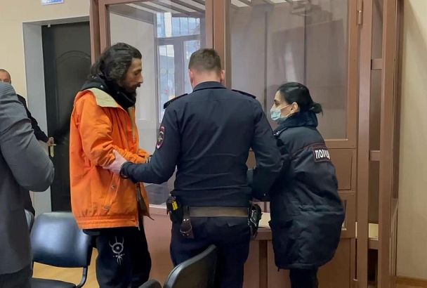 Напавшего на полицейских в Краснодаре суд отправил в психиатрическую больницу