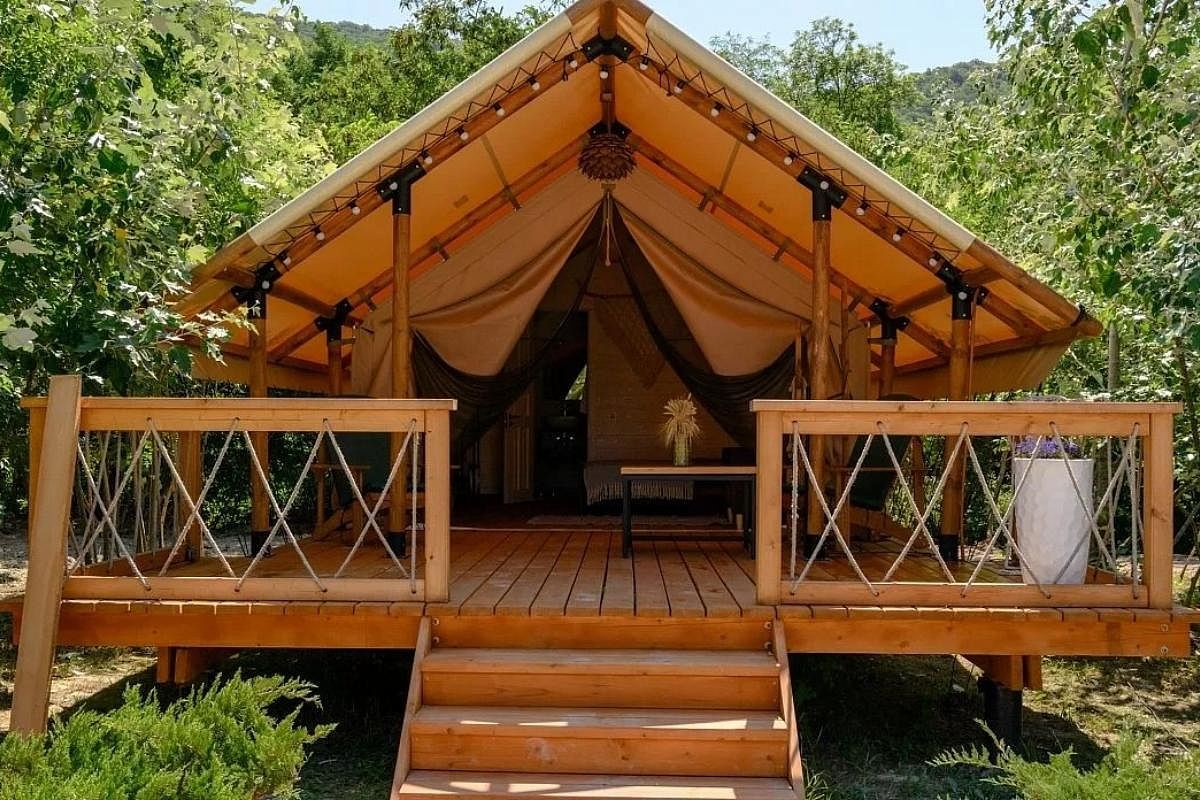 Больше не дикари: глэмпинги и кемпинги классифицируют