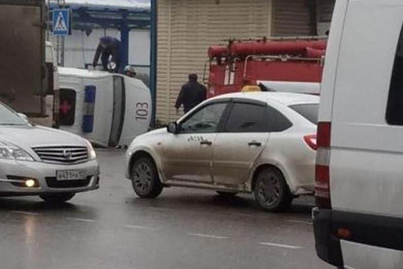 Полиция начала проверку по факту ДТП с участием кареты «скорой помощи» в Краснодаре