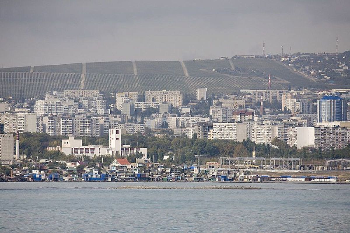 В Новороссийске две девушки «заблудились» в море по пути на остров Суджук