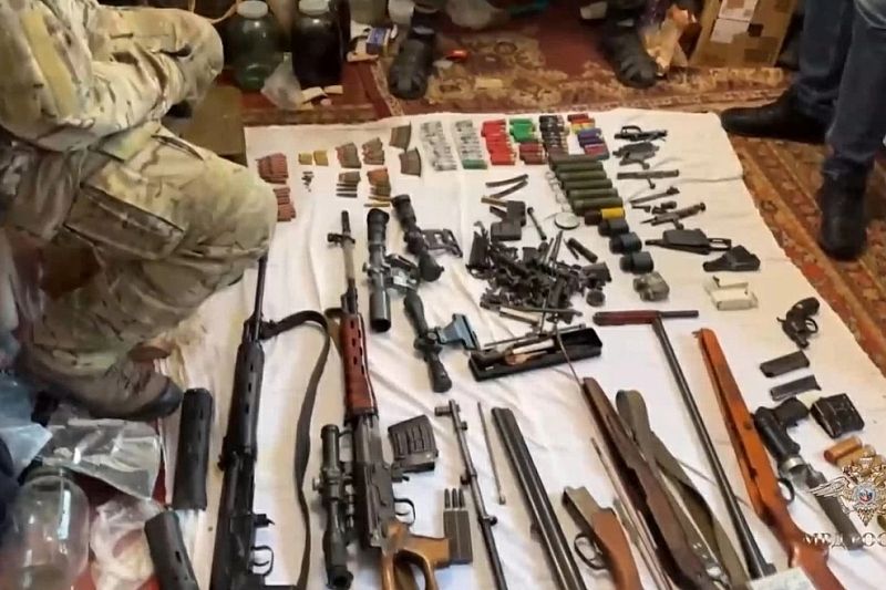 Полиция нашла внушительный арсенал оружия в доме жителя Краснодарского края
