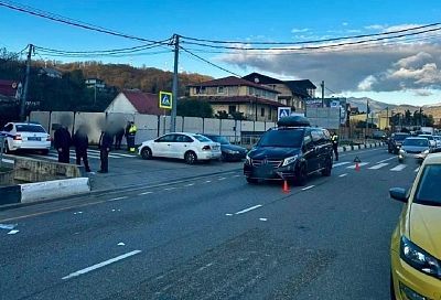 Водитель Mercedes насмерть сбил пенсионерку в Сочи