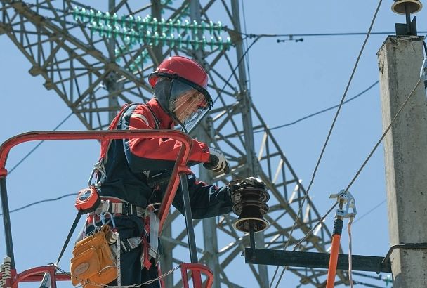 Вениамин Кондратьев поздравил работников и ветеранов энергетического комплекса Кубани с профессиональным праздником