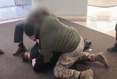 Житель Новороссийска стал фигурантом уголовного дела из-за нацистских татуировок на руках