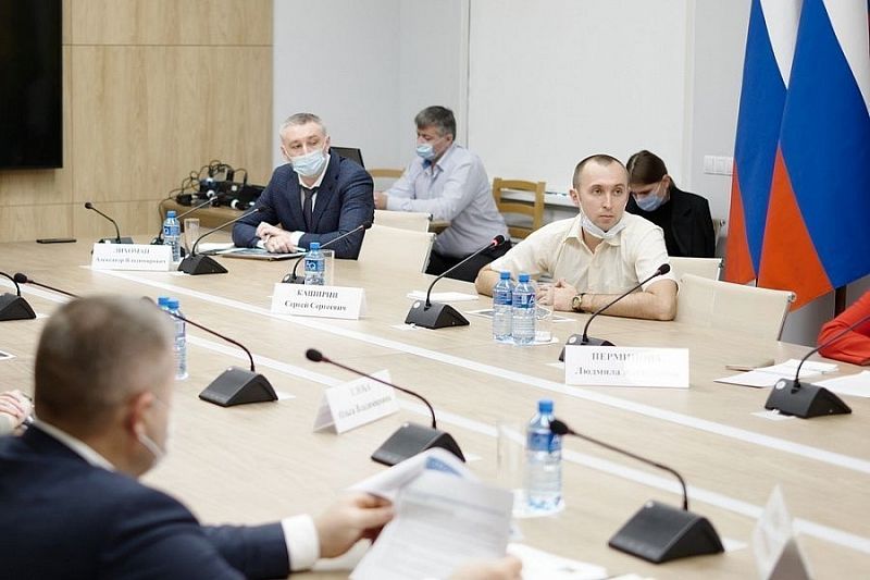 Вице-губернатор Краснодарского края Андрей Коробка встретился с финалистами проекта «Лидеры Кубани»