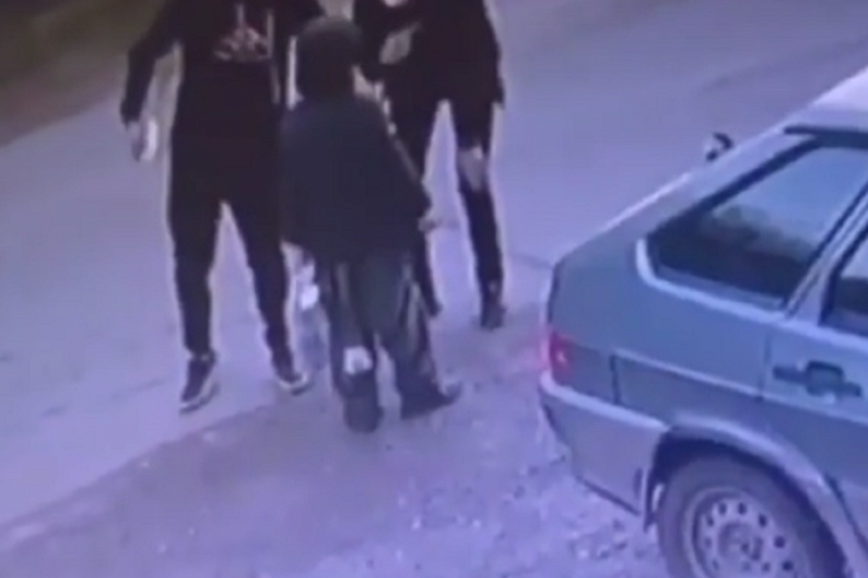 На окраине Краснодара незнакомцы пытались похитить мальчика. Их ищет полиция