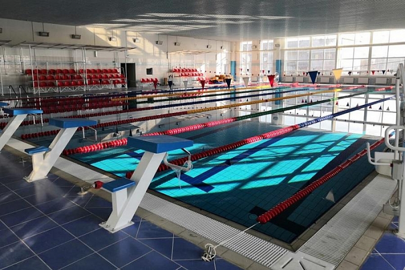 В Калининском районе построили спорткомплекс с бассейном