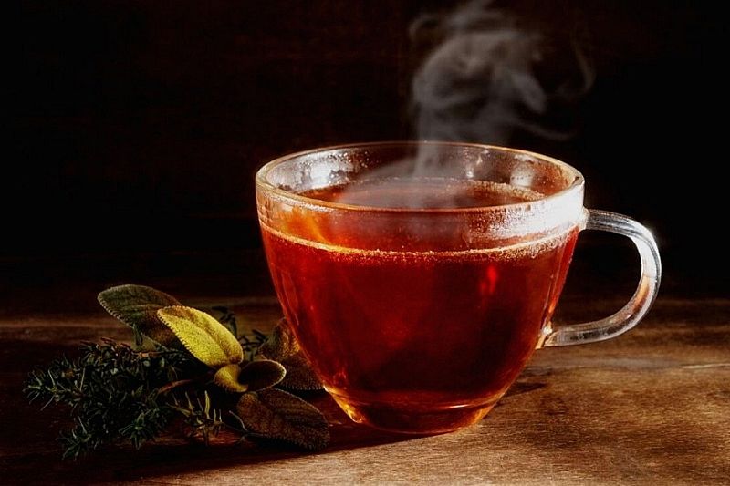 Почему врачи не рекомендуют пить слишком горячий чай