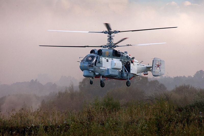 Новый поисково-спасательный вертолет Ка-27ПС поступил в авиаполк в Краснодарском крае