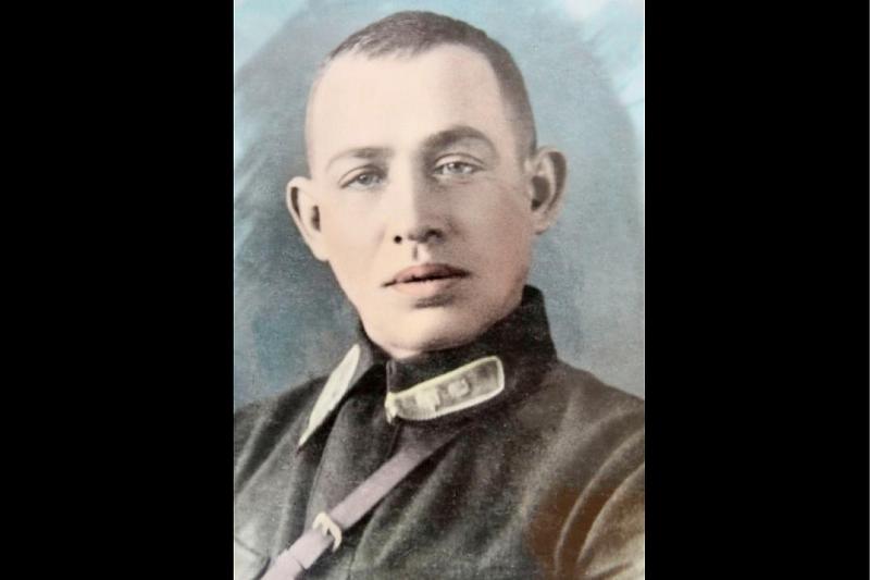 Командир взвода 517-го стрелкового полка 317-й дивизии лейтенант Константин Коновалов погиб 27 января 1943 года в бою под станицей Еремизино-Борисовской.