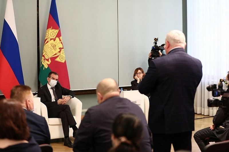 Губернатор Кубани Вениамин Кондратьев обсудил с журналистами проблемы печатных изданий в районах