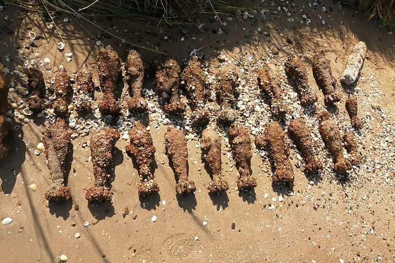 Более 20 мин нашли на берегу моря в Темрюкском районе