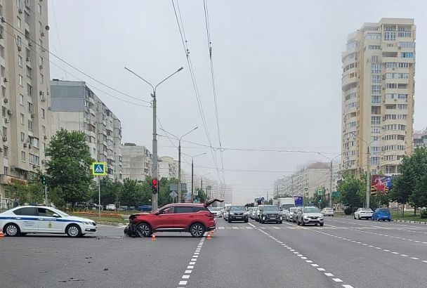 Взял покататься и погиб: в Новороссийске подросток на мотоцикле врезался в иномарку