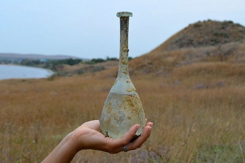 Найденный при раскопках в Краснодарском крае древний сосуд мог содержать слезы людей