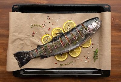 От семги до сибаса: гастроэнтеролог назвала лучшие виды рыбы для приготовления на мангале