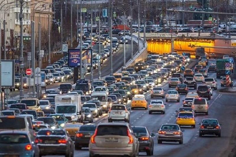 Краснодар занял восьмое место в рейтинге городов с самым большим количеством легковых машин 