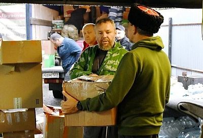 Кубанские казаки направили на Донбасс более 45 тонн гуманитарной помощи за неделю