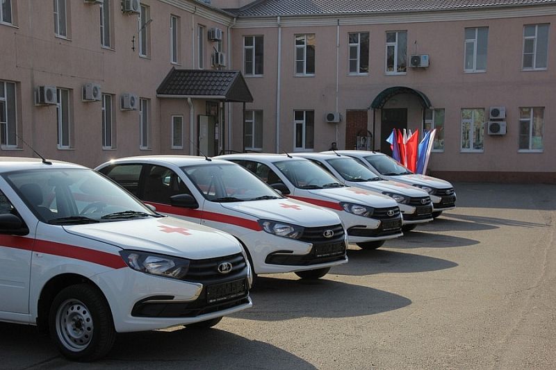 Медицинские учреждения Темрюкского района получили новые легковые автомобили