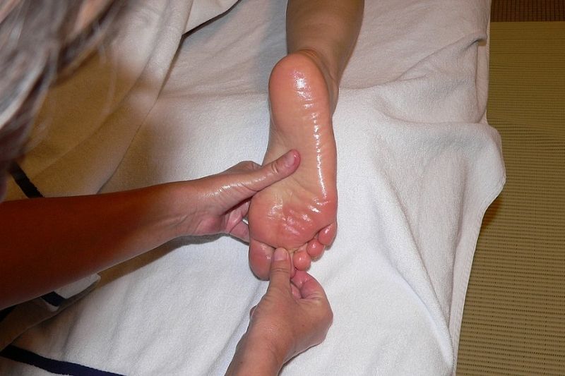 Гадание по ноге: о каких проблемах в организме могут рассказать ваши стопы
