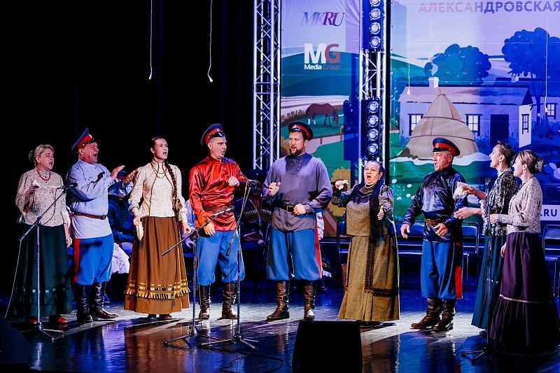 В Усть-Лабинске прошёл концерт лауреатов конкурса казачьей песни «Александровская крепость - 2020»