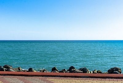 До +19 градусов прогревалось Черное море в Сочи, но вода остыла