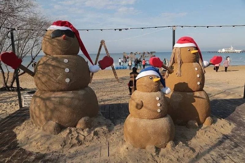 На курортах Краснодарского края открыли 68 зимних пляжей