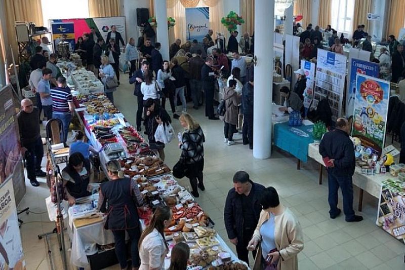 Выставку-инфотур кубанских предприятий в Геленджике посетило около 450 человек