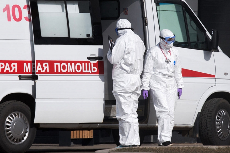 В Сочи госпитализировали москвичку с коронавирусом, которая не открывала двери и отказывалась лечиться