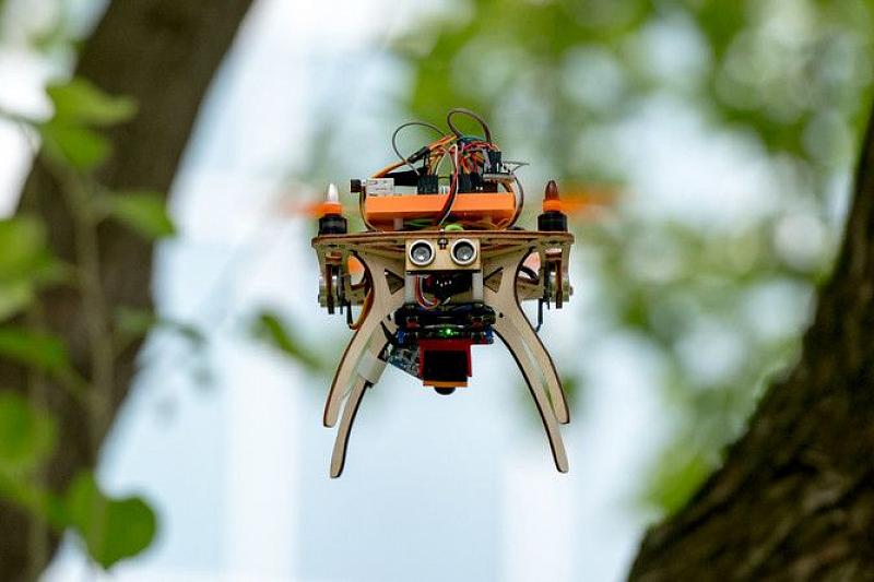 В сочинском «Сириусе» научили дроны искать потерявшихся в лесу людей