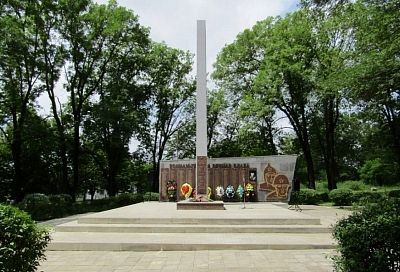 Два воинских захоронения восстановили в Мостовском районе