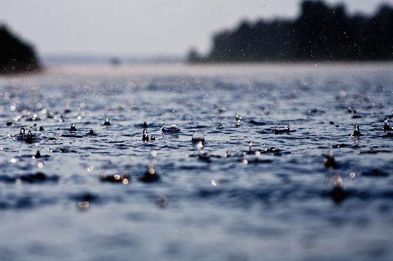 В Краснодарском крае из-за ливня вода зашла в дома