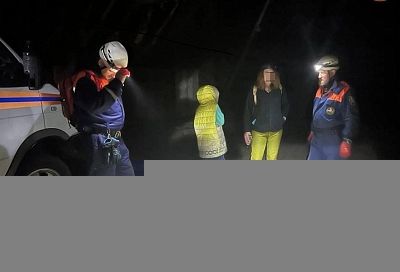 Спасатели нашли заблудившихся мать с ребенком в лесу Сочи