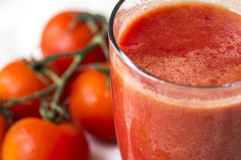 Ученые назвали пользу томатного сока 