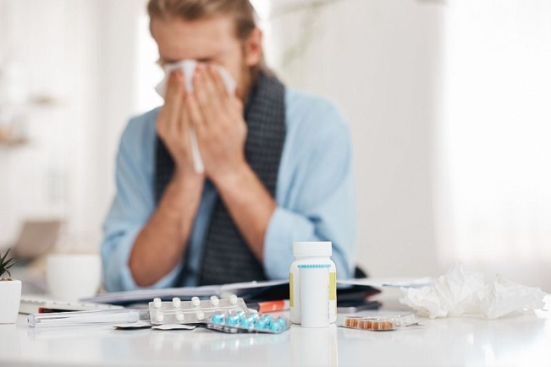 Разберемся без врача: признаки, которые четко дают понять, что у вас простуда, а не грипп
